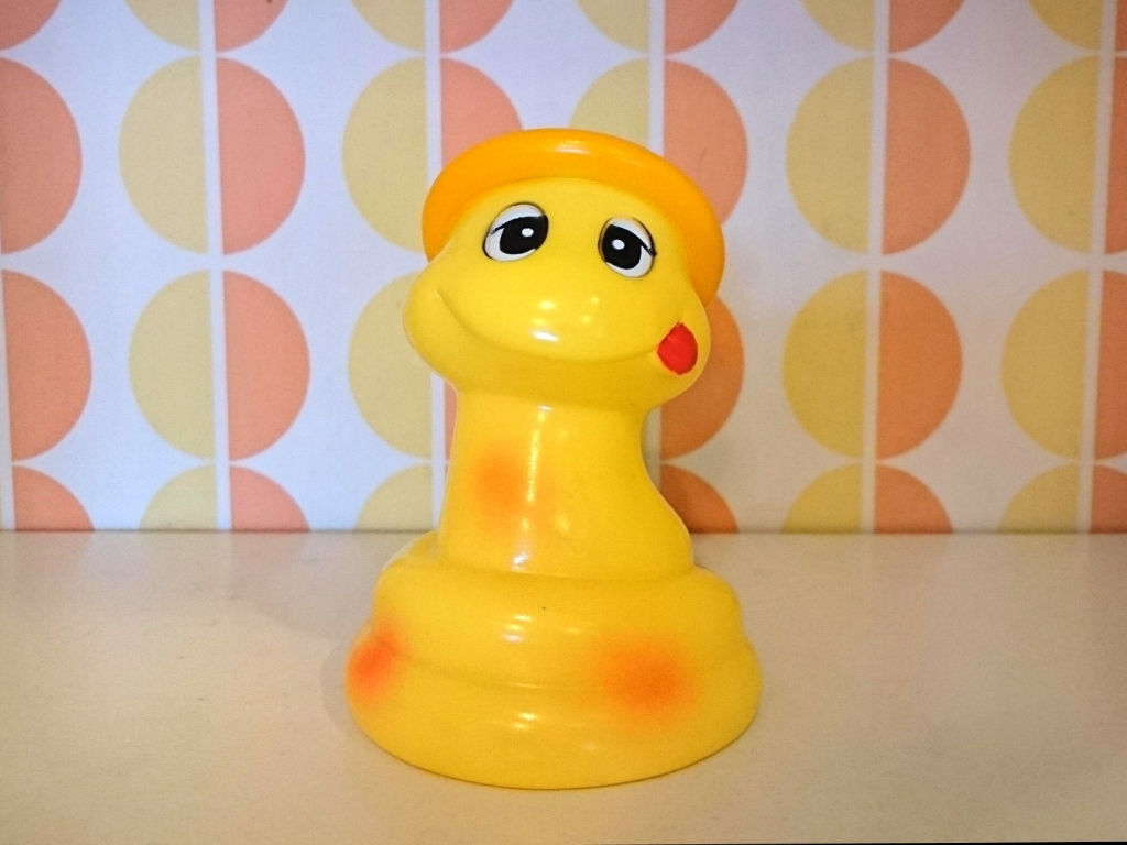 黄色いヘビのソフビ貯金箱 コルビジェ 黄色いヘビのソフビ貯金箱 コルビジェ
