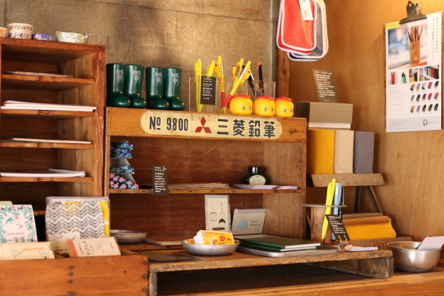レストラン「Oublir」と、雑貨屋「AMAYADORI」_f0354014_21031512.jpg