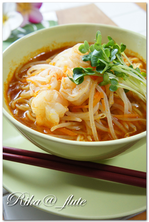 簡単トムヤムクンラーメン_c0103827_13443214.jpg