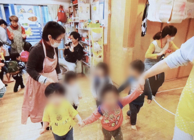 お弁当遠足ごっこをしました♪_c0293682_20511081.jpg