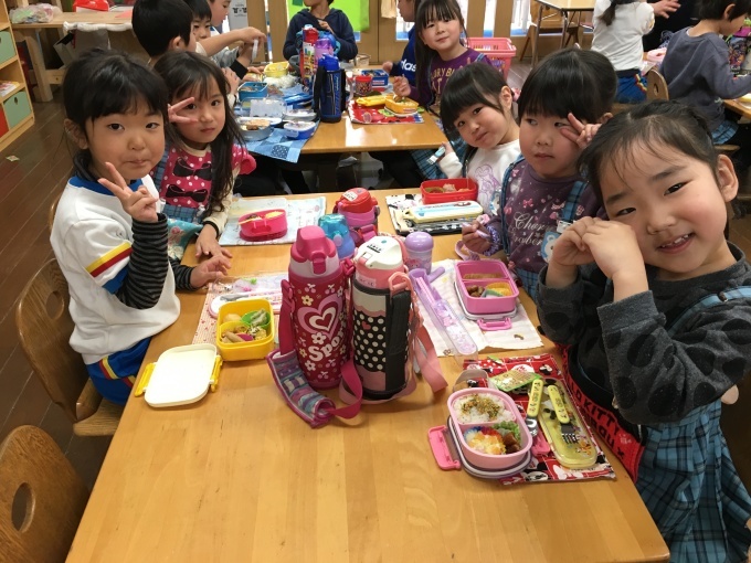 りんご組 お弁当の時間3 8 川崎ふたば幼稚園ブログ