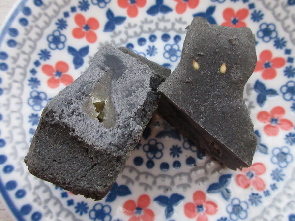 艾妮西點・烘焙 Annie Bakery 貓咪鳳梨酥(猫の形のパイナップルケーキ)_c0152767_21083469.jpg