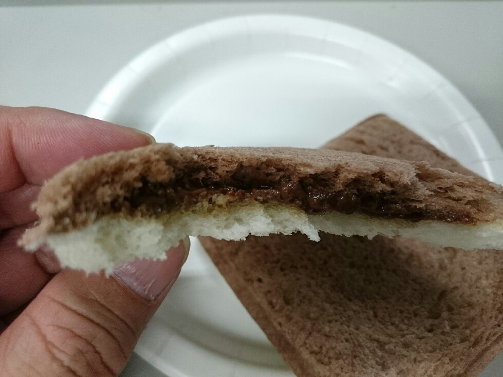 3/10 ランチパックカフェ池袋店 苺レアチーズ風味 & ミルクチョコレート_b0042308_01403388.jpg