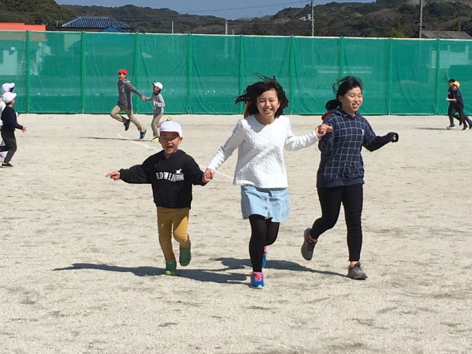 全校レク 手つなぎ鬼 館山市立房南小学校blog