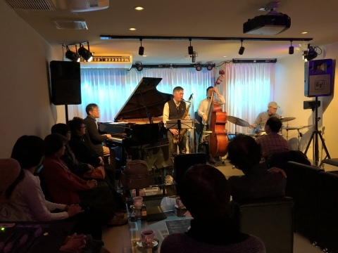 広島 Jazzlive comin 本日火曜日は 新人セッション勉強会_b0115606_11213012.jpeg