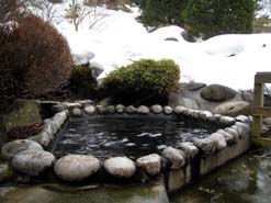 日本一黒い湯の温泉「東北温泉」に立ち寄りです。_e0069615_21293211.jpg