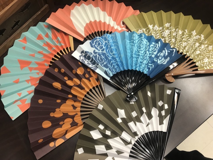 江戸扇子の出番です : 江戸小物・和雑貨店「神田 ちょん子」