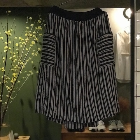 エプロンモチーフのスカート_d0364239_20085165.jpg