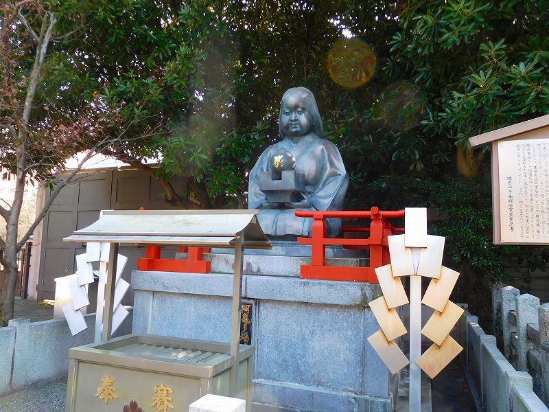 おかめ塚の由来 千本釈迦堂 ヒストリカル シェア 京都中心の四季 歴史 祭