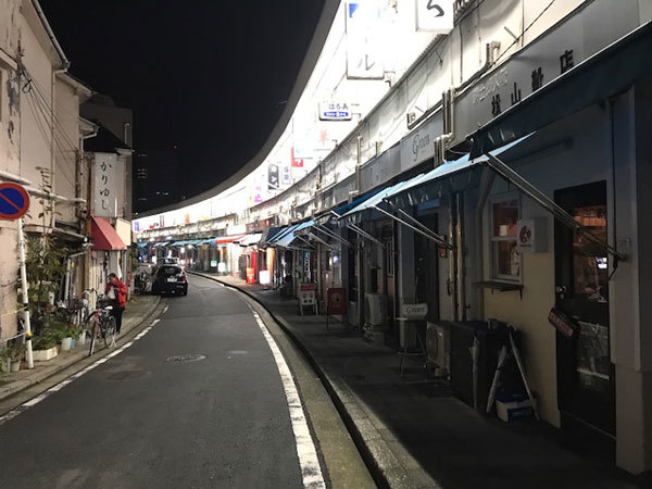 神奈川 横浜 野毛 都橋商店街 華 中華スナック で中国家庭料理 汁なしネギそば ふりむけばスカタン