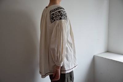 コットン と 刺繍の組み合わせ 。_b0110582_15272839.jpg