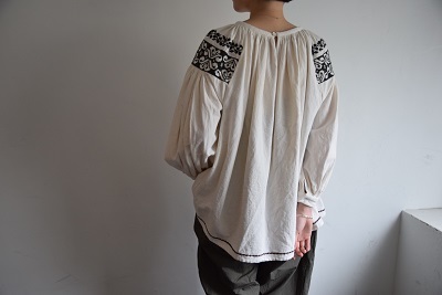 コットン と 刺繍の組み合わせ 。_b0110582_15304581.jpg