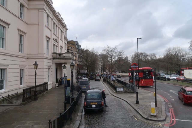 ロンドン2階建バスのアフタヌーンティー_f0380234_02125630.jpg
