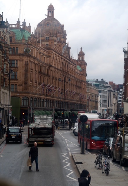 ロンドン2階建バスのアフタヌーンティー_f0380234_02130133.jpg
