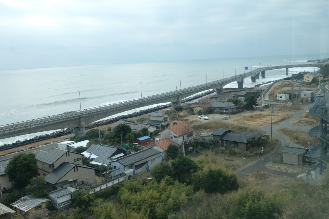 海の見える駅＝日立駅_e0143883_05430928.jpg