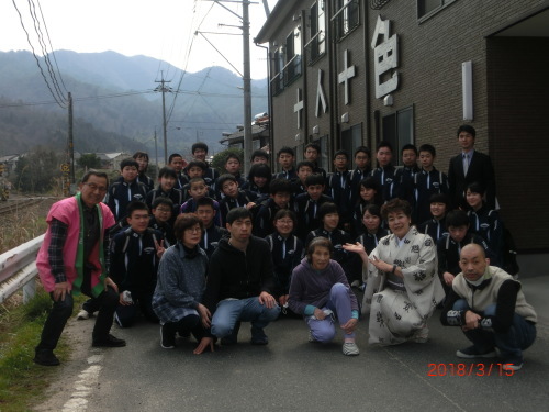 千代南中学校1年生30名あまり来所 見学と講演 鳥取 用瀬