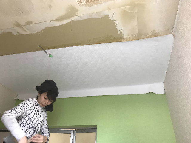 漏水天井修復作業_f0031037_19481824.jpg