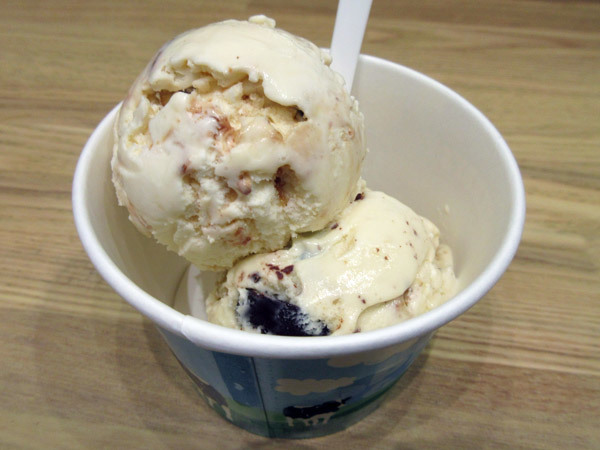 【閉店】Ben & Jerry\'s (ベン&ジェリーズ)ららぽーと豊洲店_c0152767_22403120.jpg