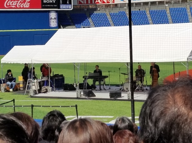 今日は鶴さんを送る会です。_e0119092_13495324.jpg