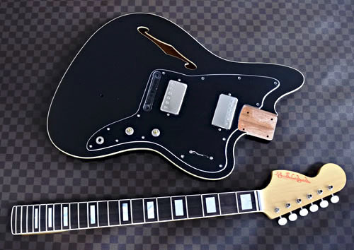 オーダーものを含むGuitarとBassの塗装が完了です。_e0053731_17430162.jpg