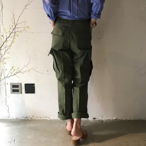 ブルーの色のシャツ　COMOLI_d0364239_20000253.jpg