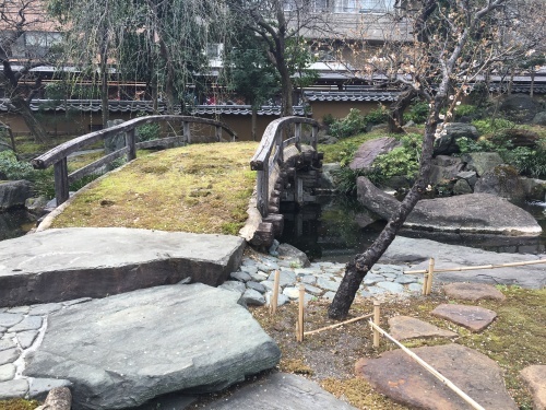 b0330040_16280124.jpeg