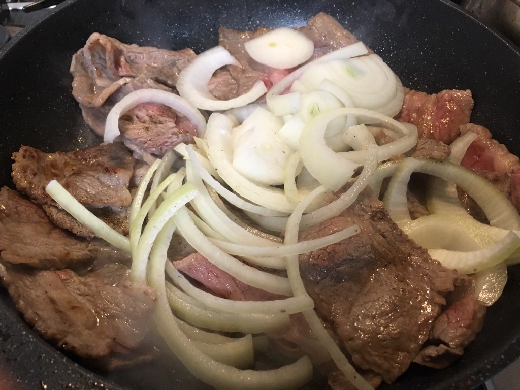 焼肉用牛肉 半額だったから買った 食べるってな んだブログ 略して 食べなん 焼肉用牛肉 半額だったから買った 食べるってな んだブログ 略して 食べなん