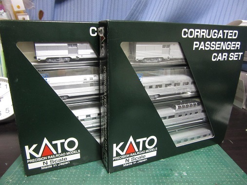 KATO CORRUGATED PASSENGERCAR KATO CORRUGATED PASSENGERCAR