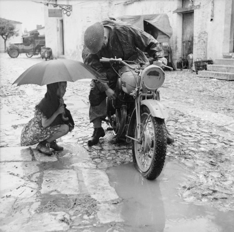 雨とオートバイ_a0165898_17585855.jpg