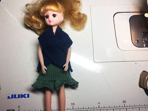 リカちゃんのお洋服の作り方、即席編。_e0115516_23230506.jpg