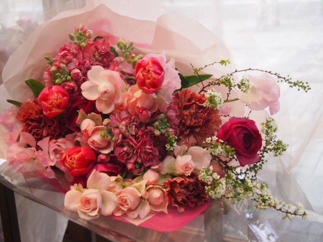 イオンモール堺北花田店へスタンド花をお届けしました ルーシュの花仕事 イオンモール堺北花田店へスタンド花をお届けしました ルーシュの花仕事
