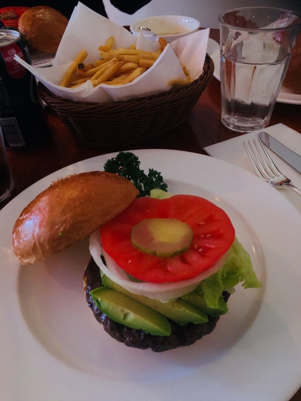 f0375749_09062828.jpeg