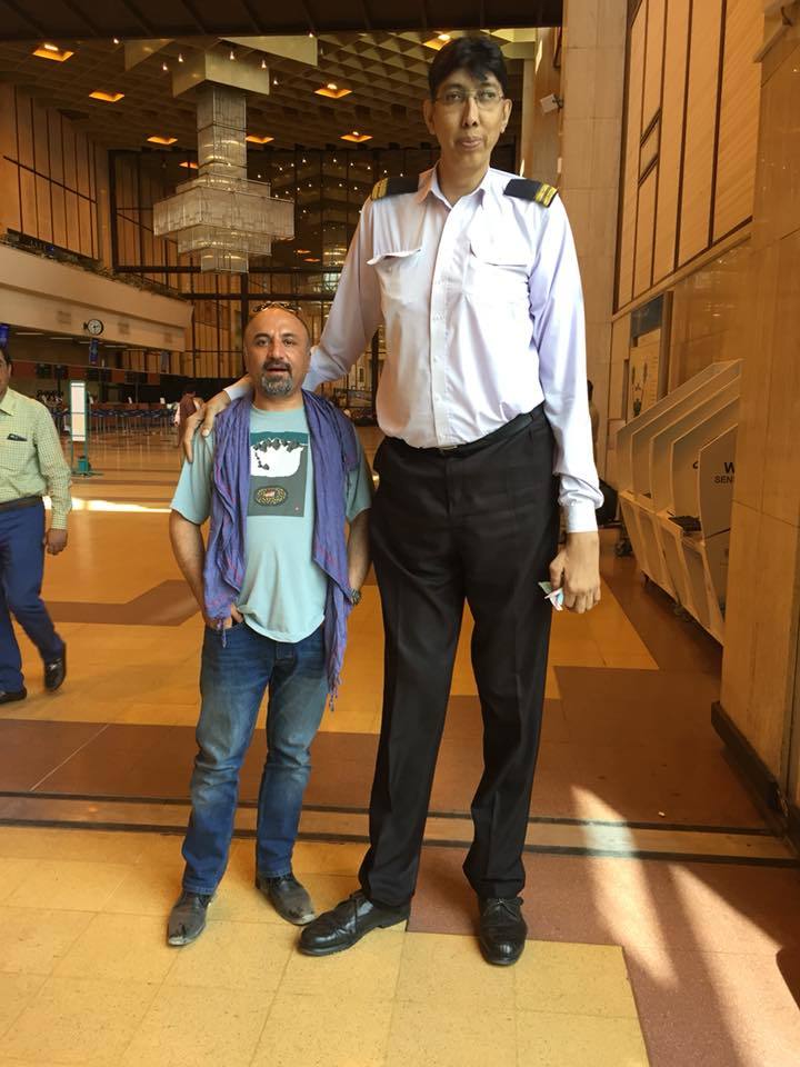 世界で一番背の高かった人　今でもパキスタンで一番背の高い人_d0106555_00212362.jpg