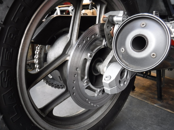 16インチ忍者・・・車検点検整備でござりまする。_a0163159_22245393.jpg