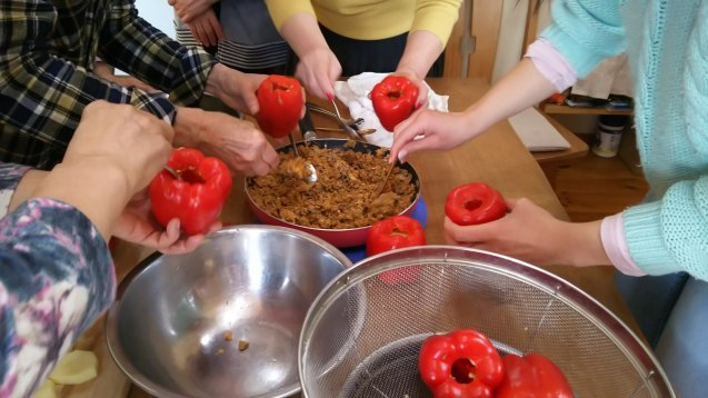 セルビアのパプリカの肉詰め料理講習会 家暮らしノート セルビアのパプリカの肉詰め料理講習会 家暮らしノート