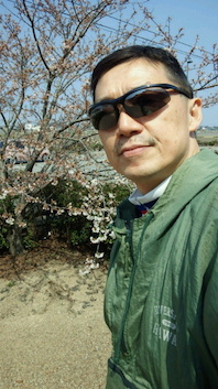 やっと徳島の桜も開花:今日は爽やかな一日だったナア。。。_a0348309_20371425.jpg