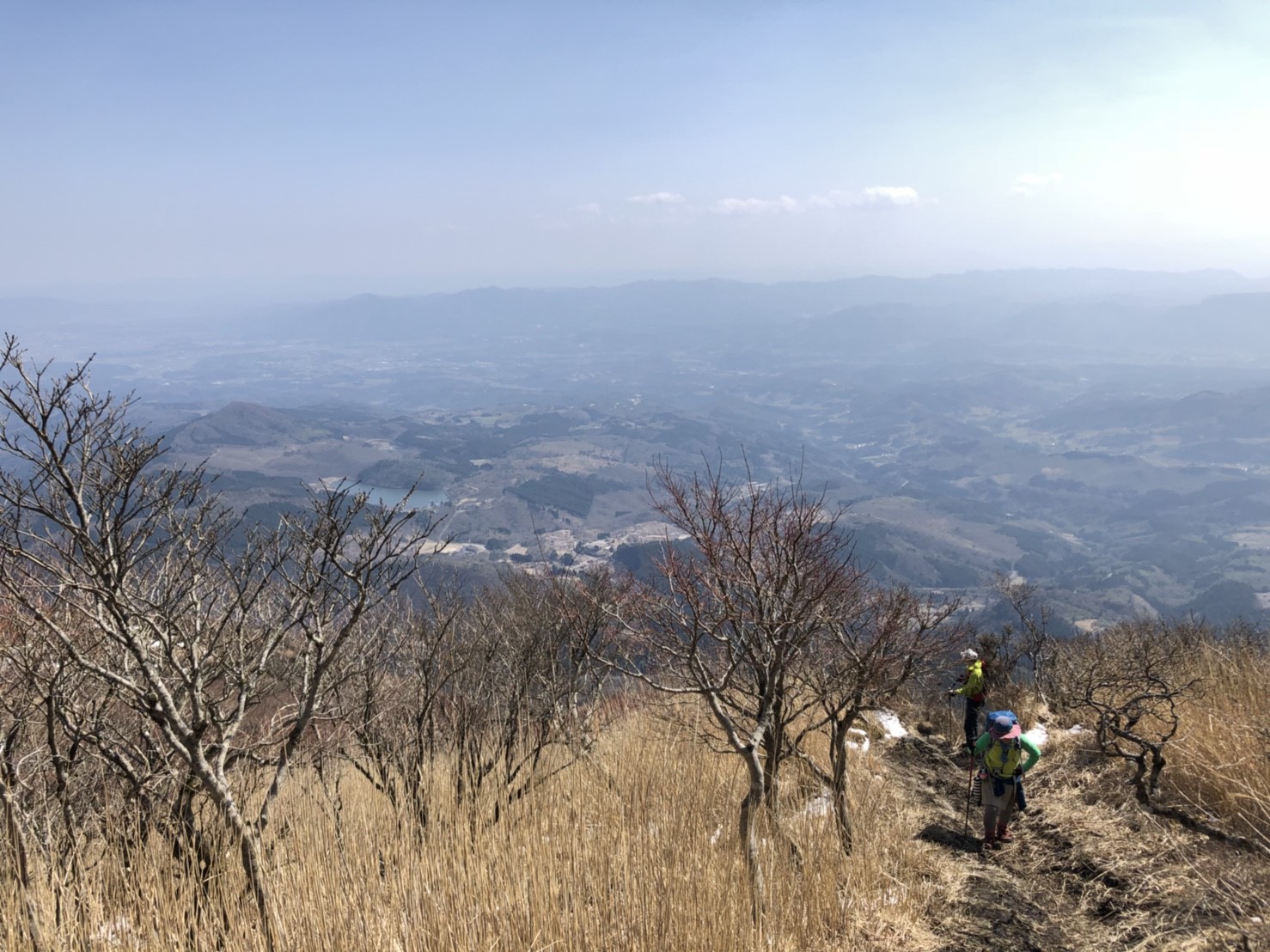 鶴見岳一気登山　＜別府スパビーチ～鶴見岳・百大登山部＞_a0220528_22381221.jpg