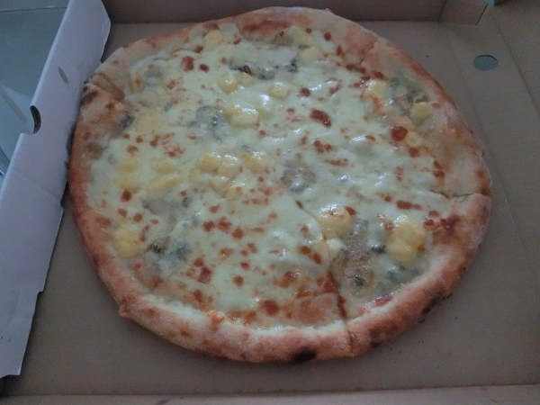 美味しいPizzaが食べたくて♪♪☆ リモンチェッロ Limoncello Pizza & Grill_d0379802_13215597.jpg