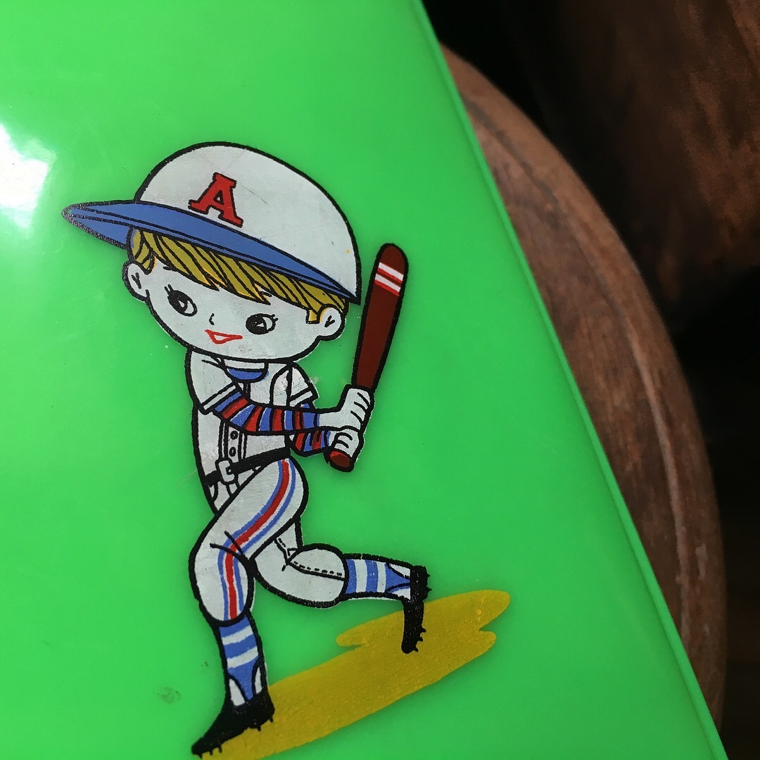 野球少年のイラストの蛍光グリーンの箱 雑駁商会のブログ 野球少年のイラストの蛍光グリーンの箱 雑駁商会のブログ