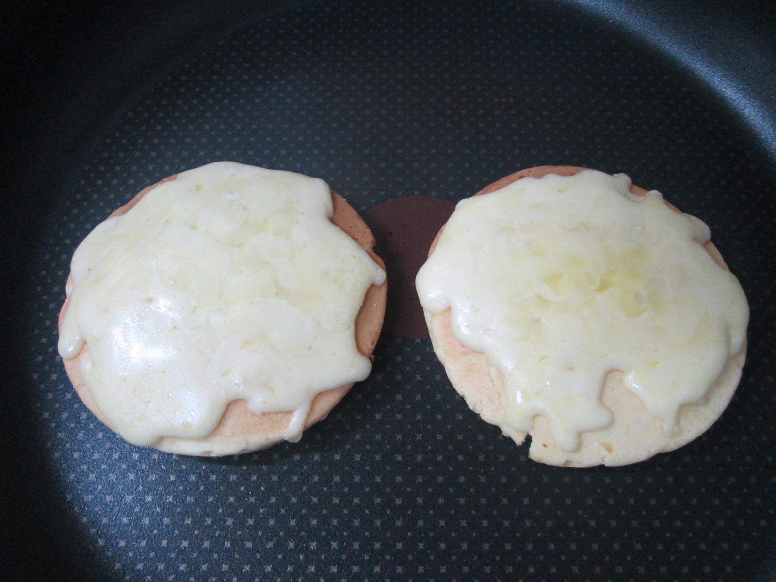 休日のブランチに♪ お食事系もちもちホットケーキ_d0361028_22445505.jpg