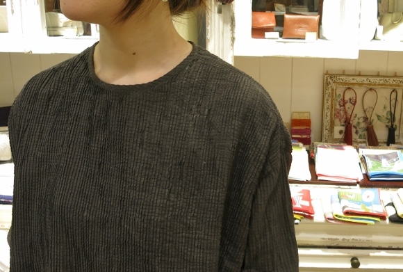 maison de soil から、ボイルチェック生地のピンタックドレスが届いてます。_c0227633_17331226.jpg