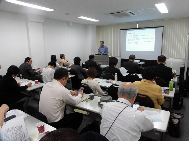 「人口減少社会の地域経営」、「子どもの貧困」 サクラが満開の東京で2日間の研修_f0141310_07485255.jpg