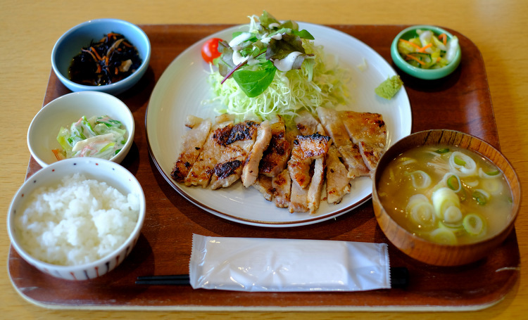 「新潟　 八海醸造の社食でランチ！みんなの社員食堂はおいしさ100% 」_a0000029_09221306.jpg