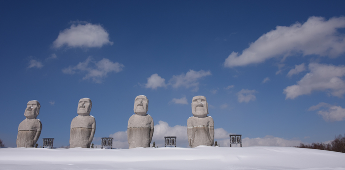 絶景！珍チン！札幌の雪景色モアイ像が宮崎のモアイ像よりはるかにすごい件！真駒内滝野霊園_e0171573_213280.jpg