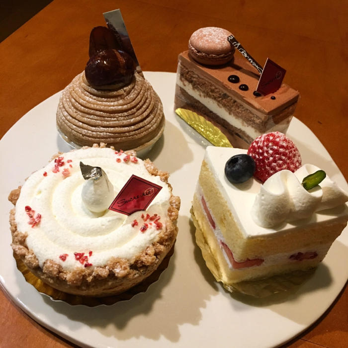 嬉しいお土産 シュークリーのケーキなどなど Life Is Delicious