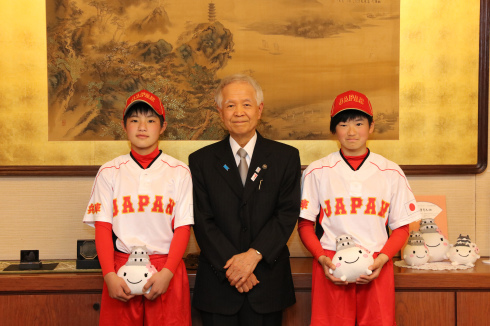 ソフトボールの国際大会に日本代表として出場される選手の市長表敬訪問_c0149152_14314550.jpg