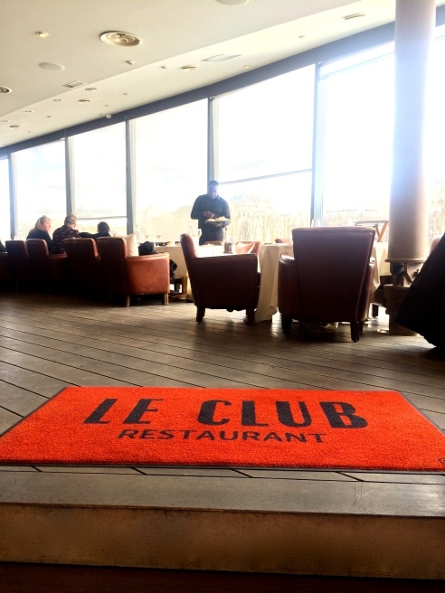 Le Club ル・クラブ 〜 パリジャンのためのバトームーシュレストラン_a0231632_23464850.jpg