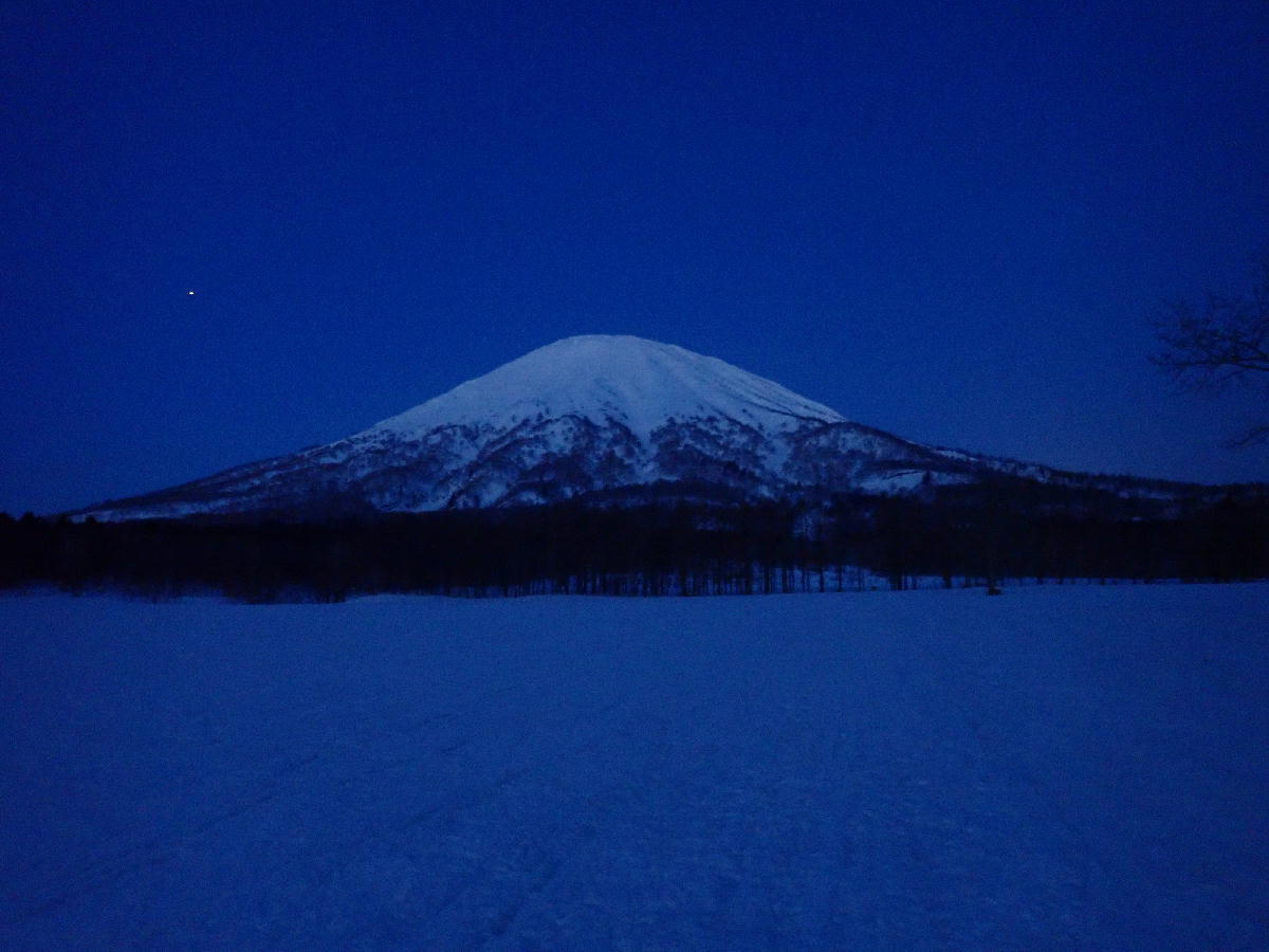 羊蹄山1898m～春山序章　2018.03.31_e0352951_19125548.jpg