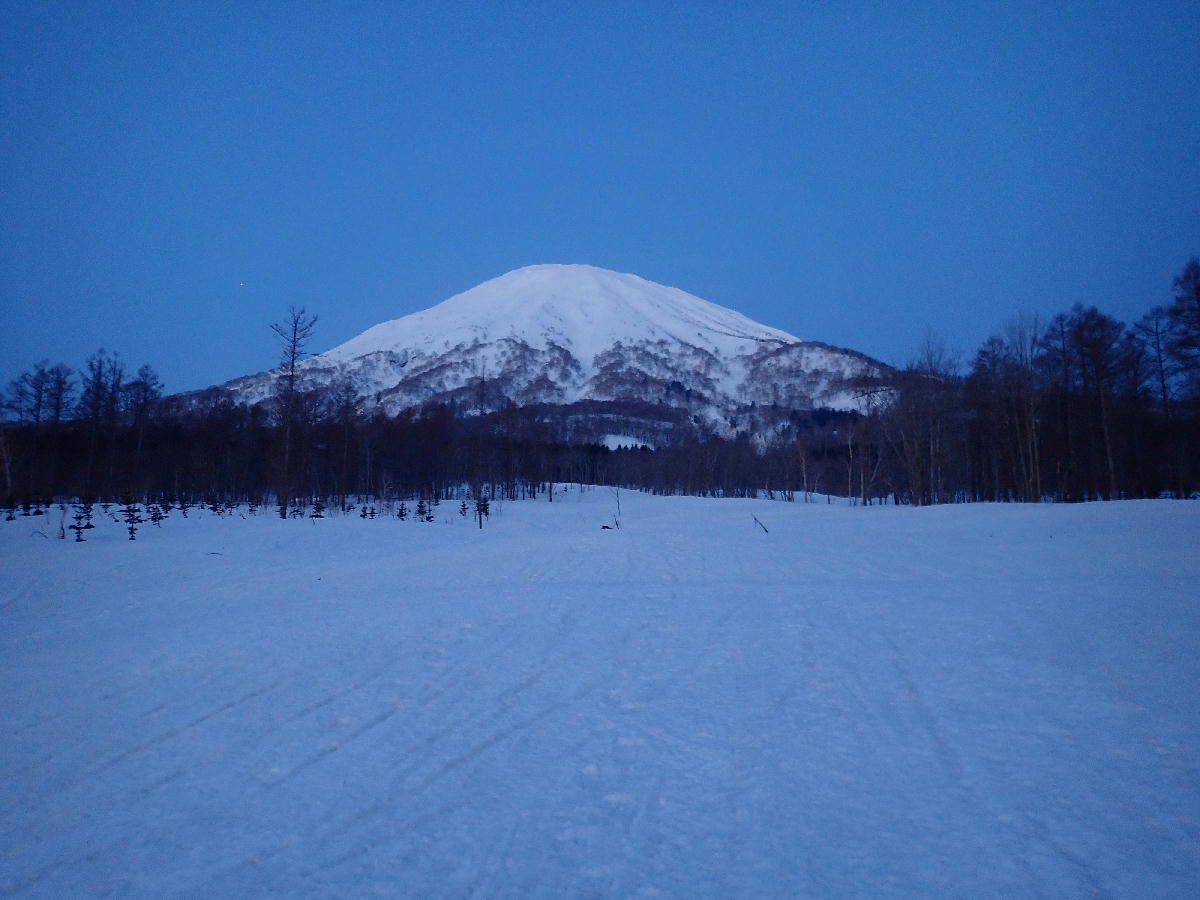 羊蹄山1898m～春山序章　2018.03.31_e0352951_19170116.jpg