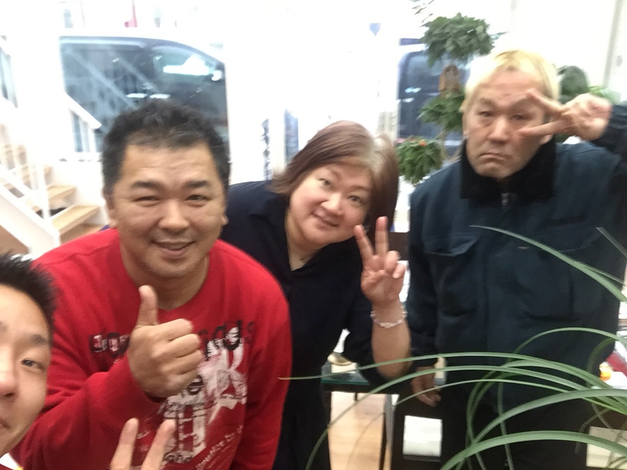 4月1日(日)*しまじろうがお伝えします٩( ‘ω’ )وH様スイフト納車☻ ランクル アルファード レクサス_b0127002_16572800.jpg